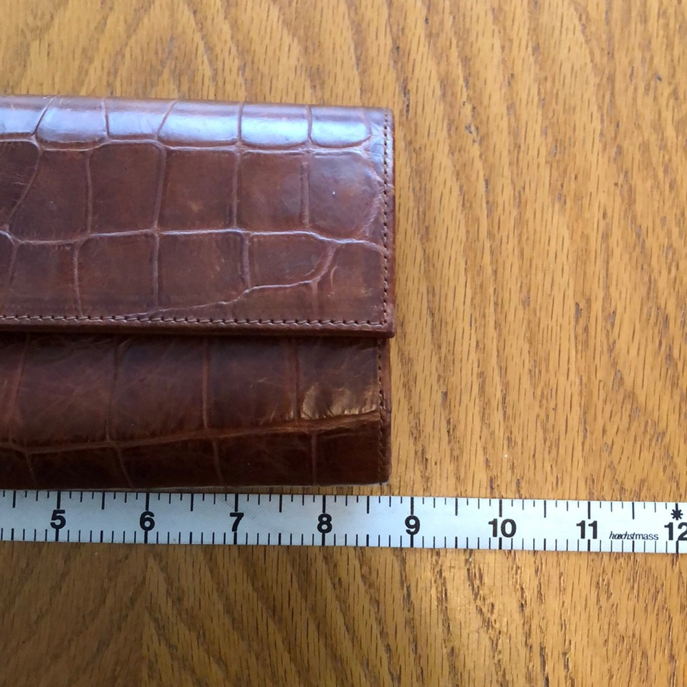 Brown faux alligator clutch - Picture 4 of 7